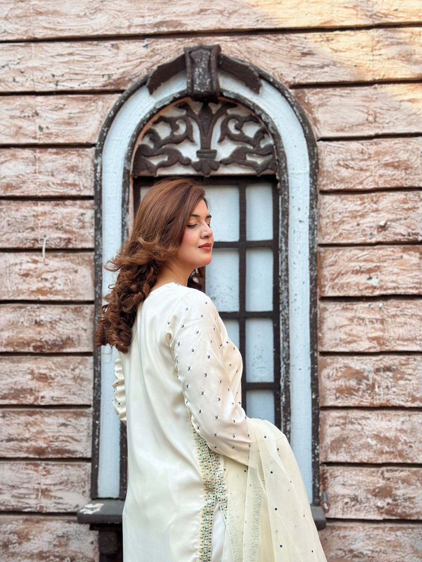 Off White Affair - 3pcs Silk Kurta Set