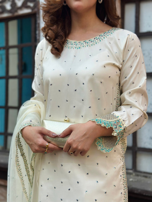 Off White Affair - 3pcs Silk Kurta Set